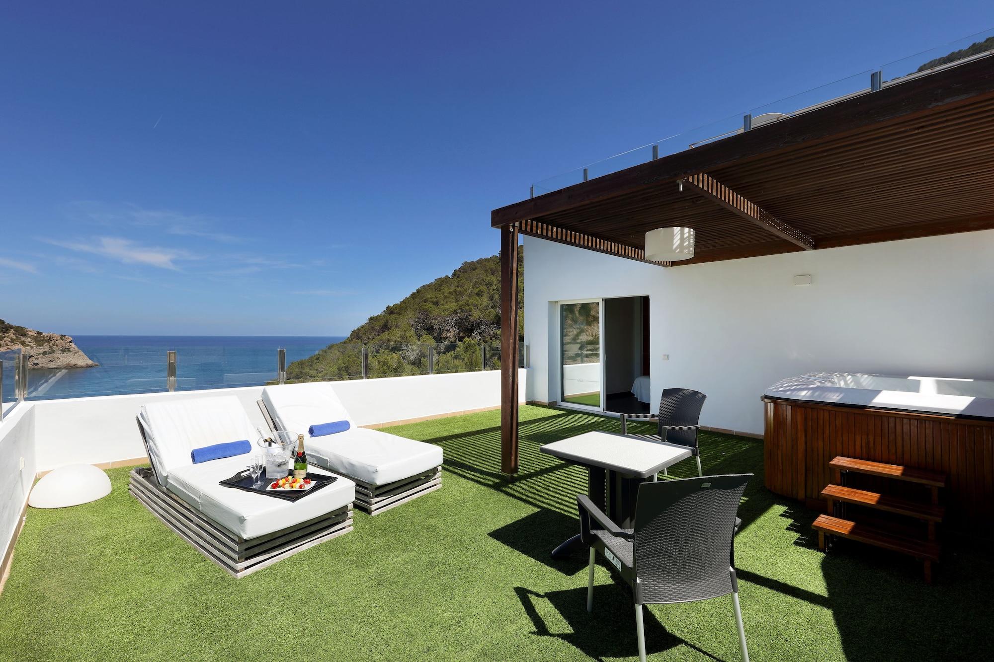 Palladium Hotel Cala Llonga - Adults Only Esterno foto