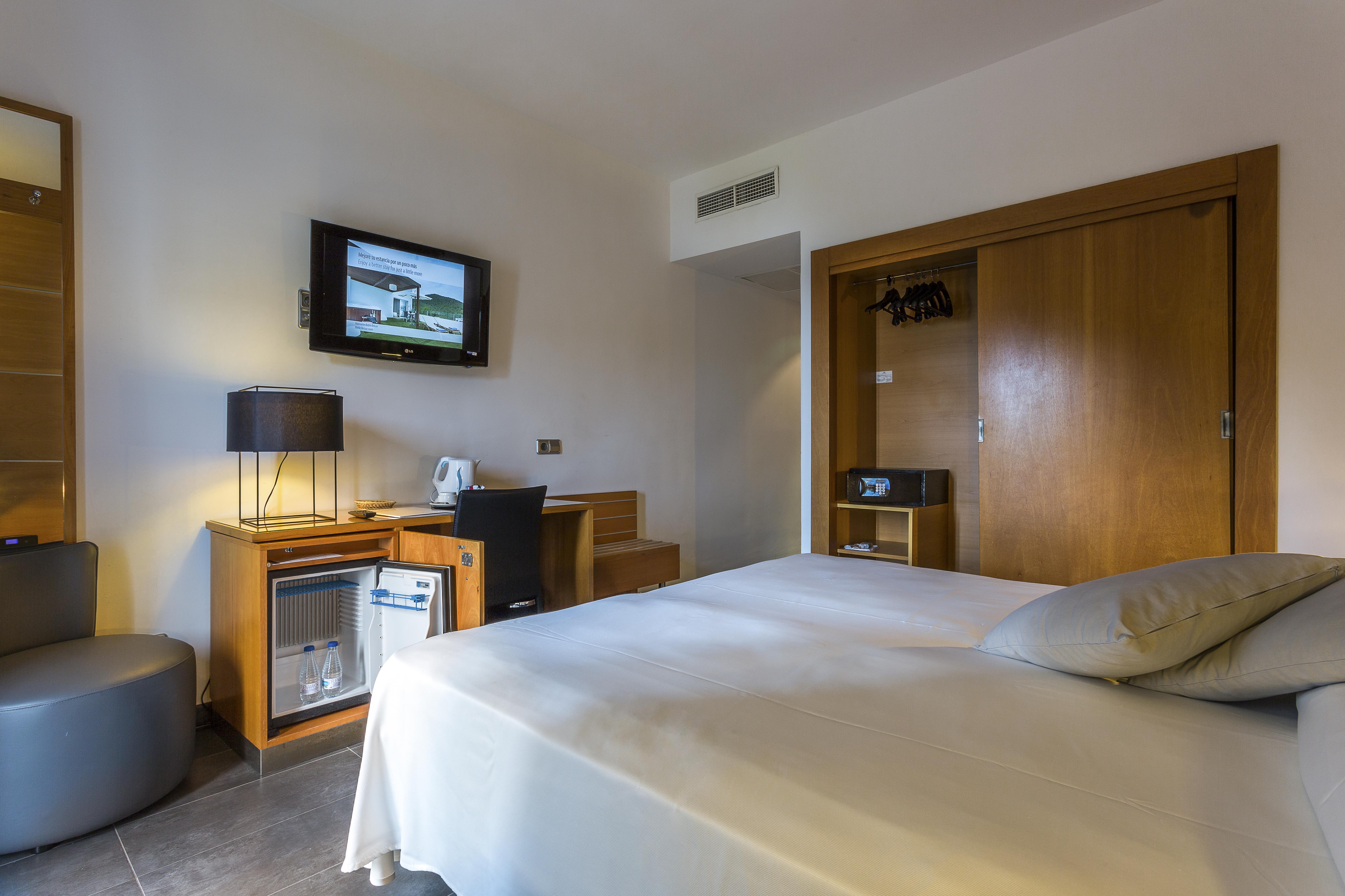 Palladium Hotel Cala Llonga - Adults Only Esterno foto